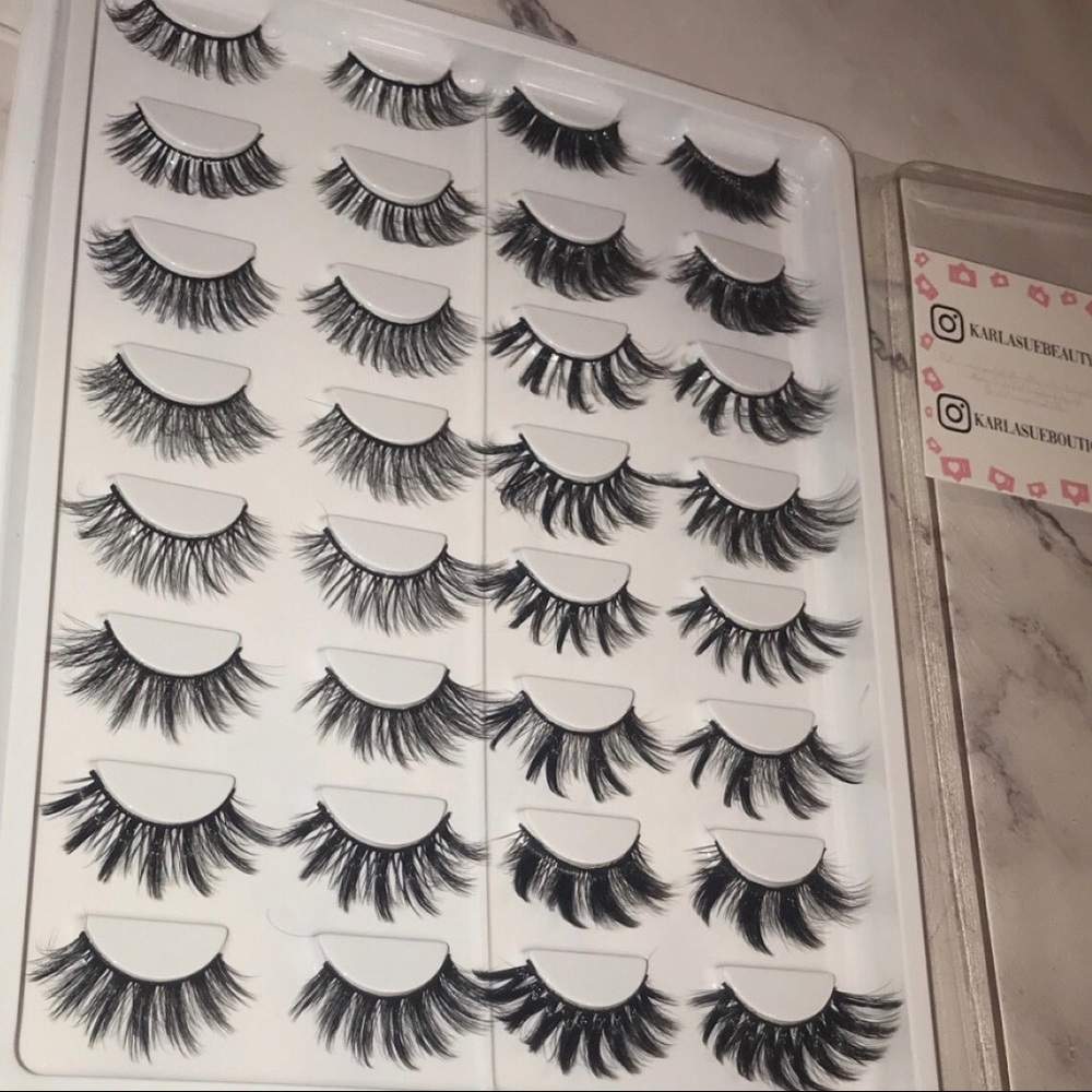16 Style Lash Set - Picture 2 of 4